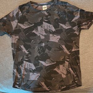 Gymshark Black and Gray Short Sleeve Tees Geometric Design